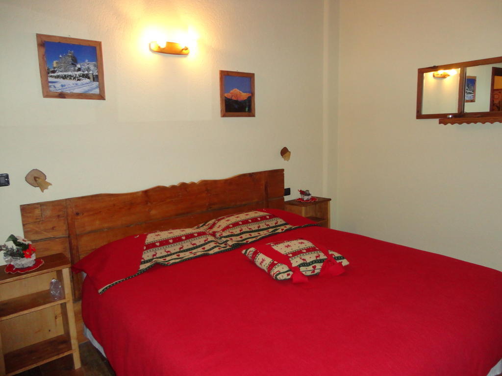 Les Chevreuils Bed & Breakfast Introd Oda fotoğraf