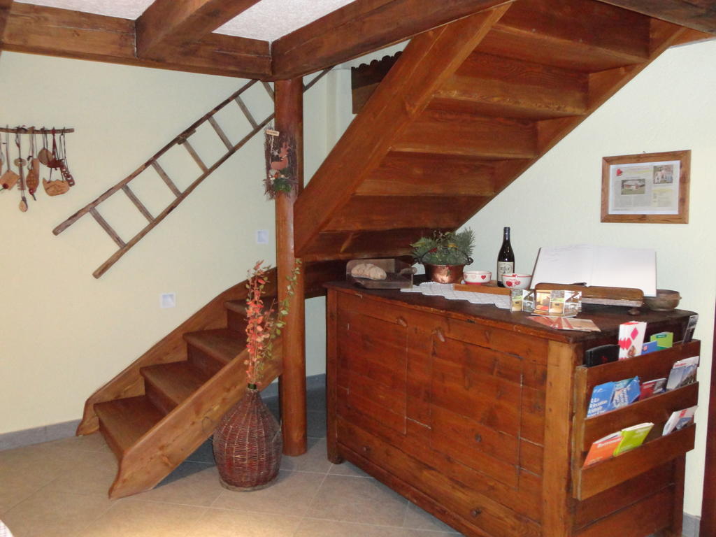 Les Chevreuils Bed & Breakfast Introd Dış mekan fotoğraf