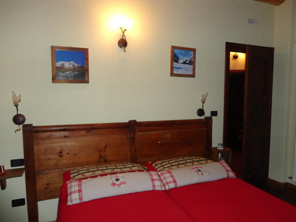 Les Chevreuils Bed & Breakfast Introd Oda fotoğraf